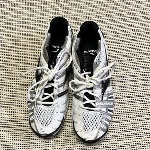 Mizuno Women’s Volleyball Court Shoes Wave Tornado 8